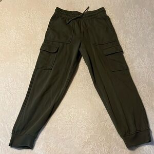 NWOT Old Navy Boys 10/12 Army green jogger pants